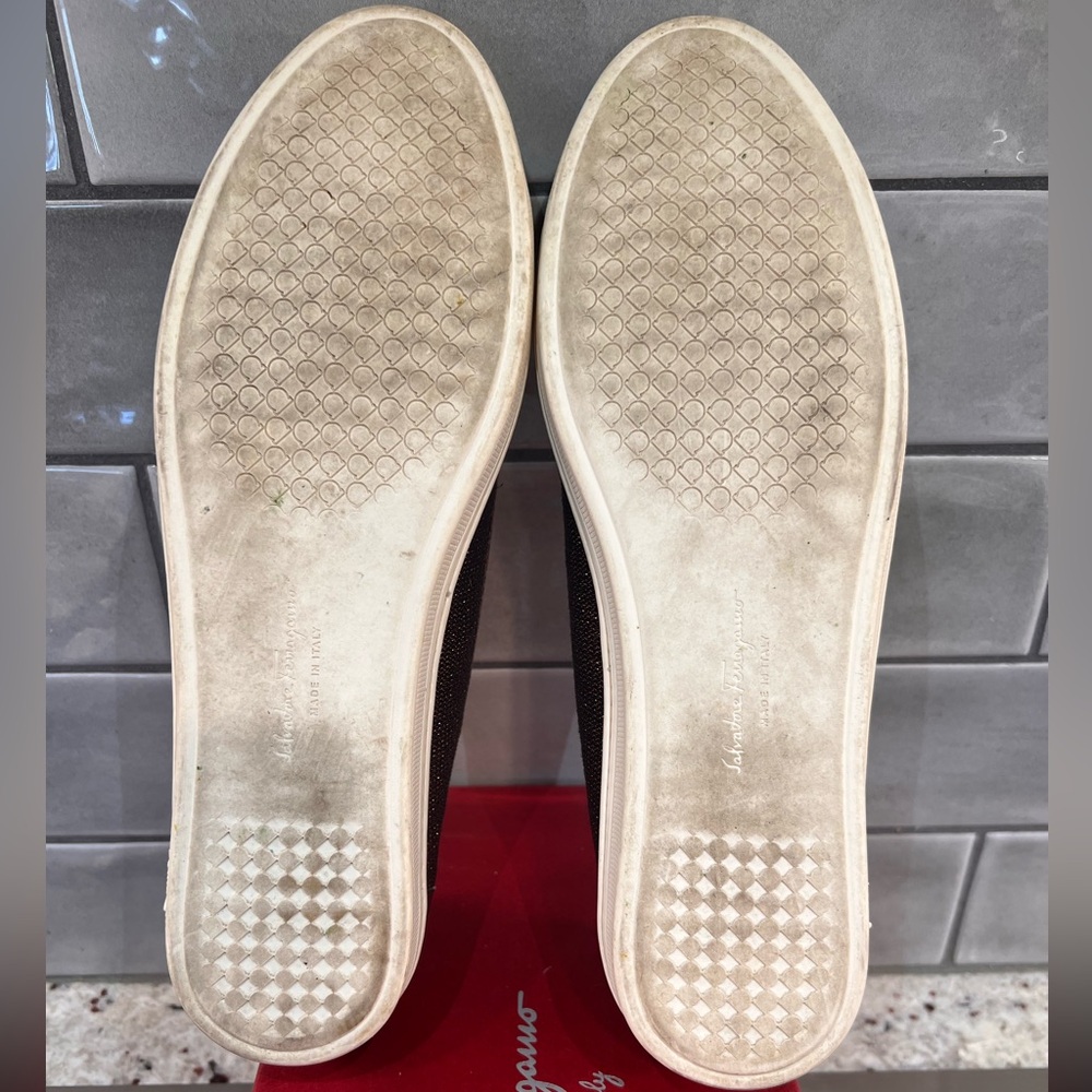 Salvatore Ferragamo Gold Metallic Bow Slip-On Flats - Picture 5 of 5